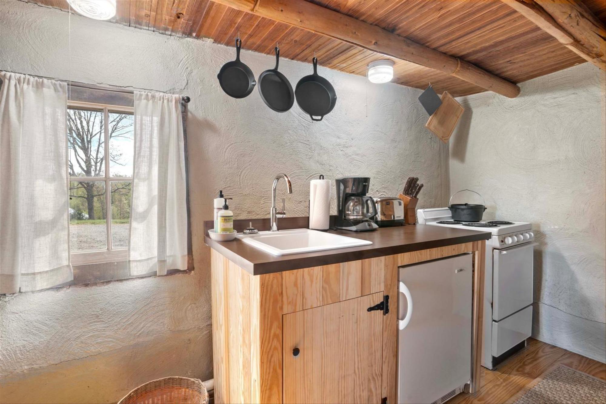 Rustic Baileys Retreat Cabin Near Wineries! Crozet ภายนอก รูปภาพ